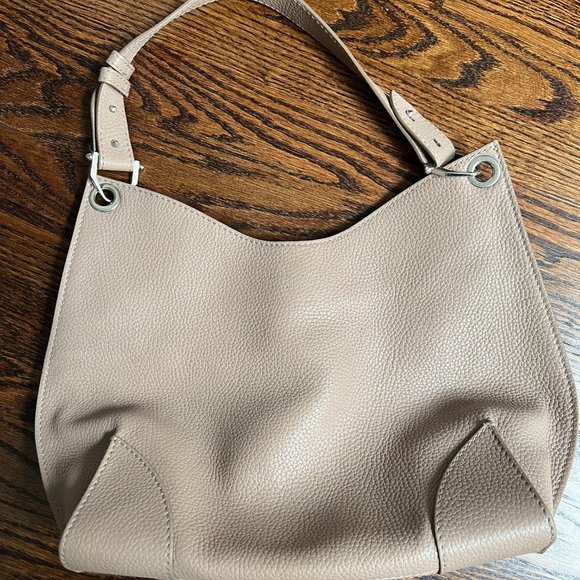 Alexander McQueen - Picture 2 of 2